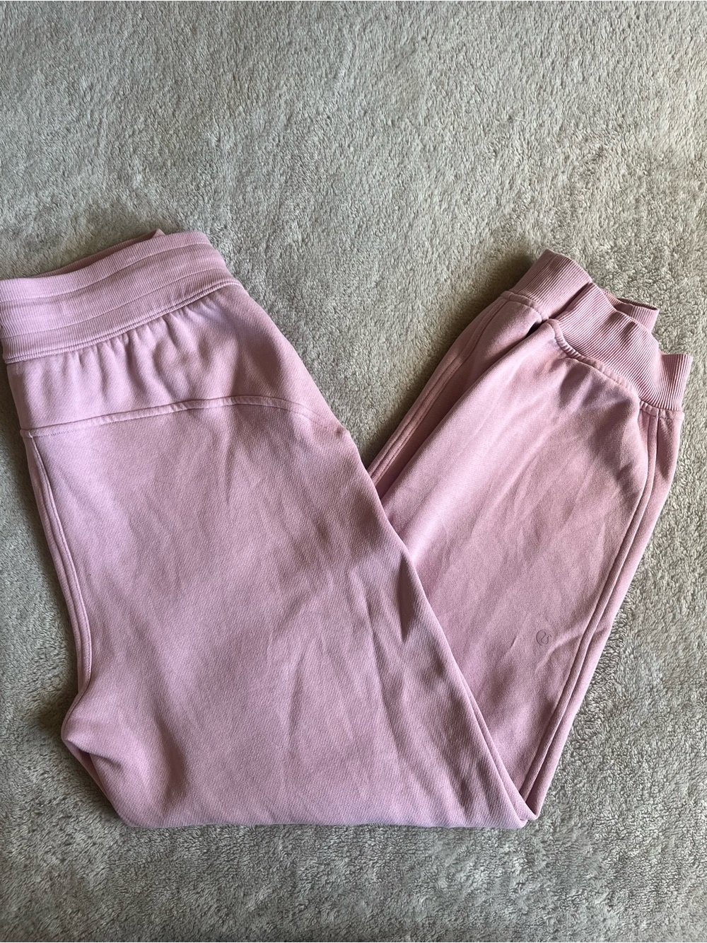 Lululemon Scuba Relaxed Joggers size 6 in Pink Peony